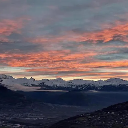 Apartment In With Stunning Mountain Views *