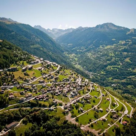 In With Stunning Mountain Views *